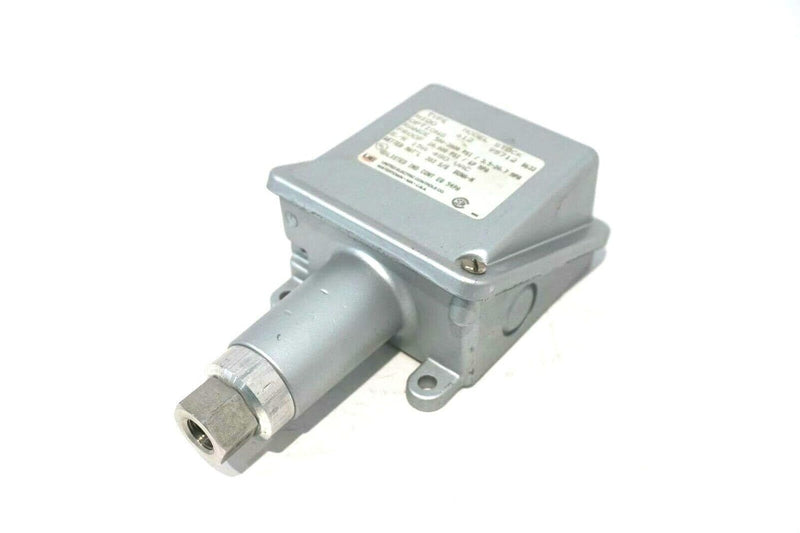 H100-612 United Electric Pressure Switch 125-3000 Nema4X SPDT
