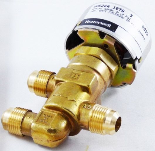 VP526A1100 Honeywell 3/8 Flare Bronze 3-Way Mixing Valve