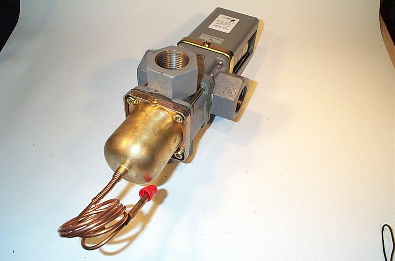V48AD-2 Johnson Controls 3-Way Actuator Valve (R-22) 145/190 PSI